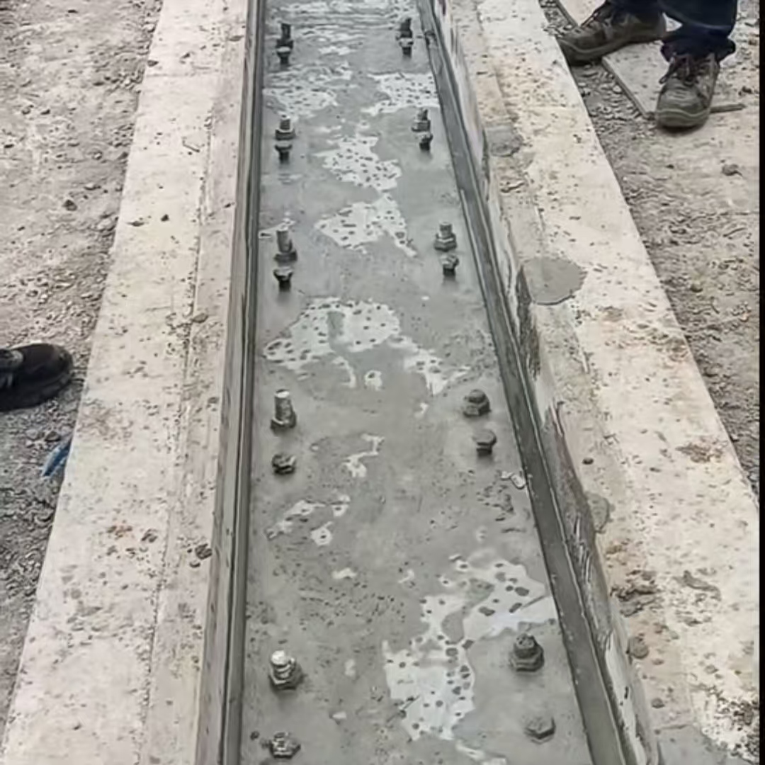 漯河港口码头起重机龙门吊重型机械设备稳固用早强快凝轨道胶泥